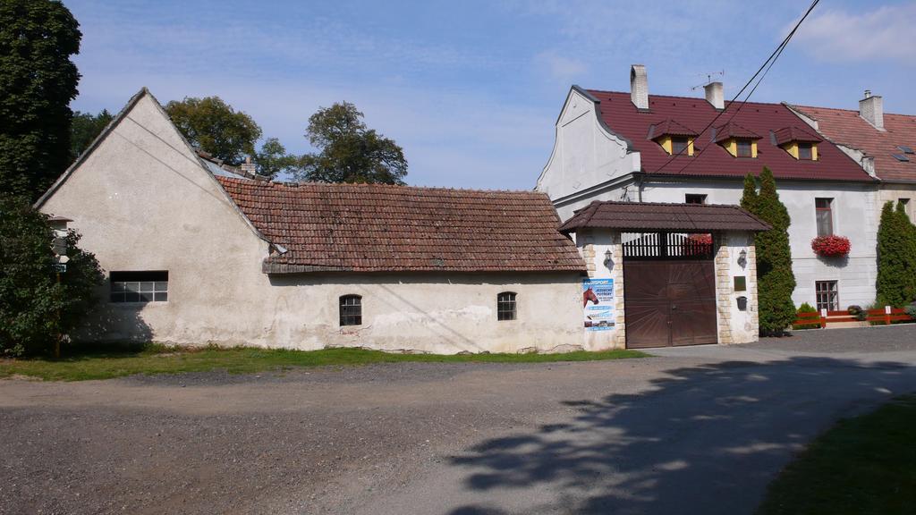 Penzion Padrtuv Mlyn Třebíč Exteriör bild