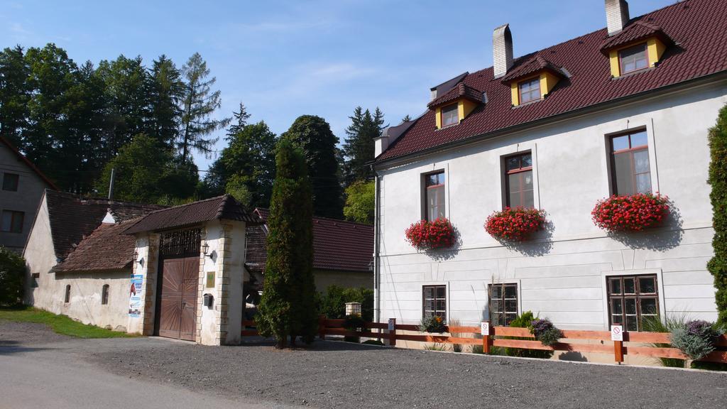 Penzion Padrtuv Mlyn Třebíč Exteriör bild